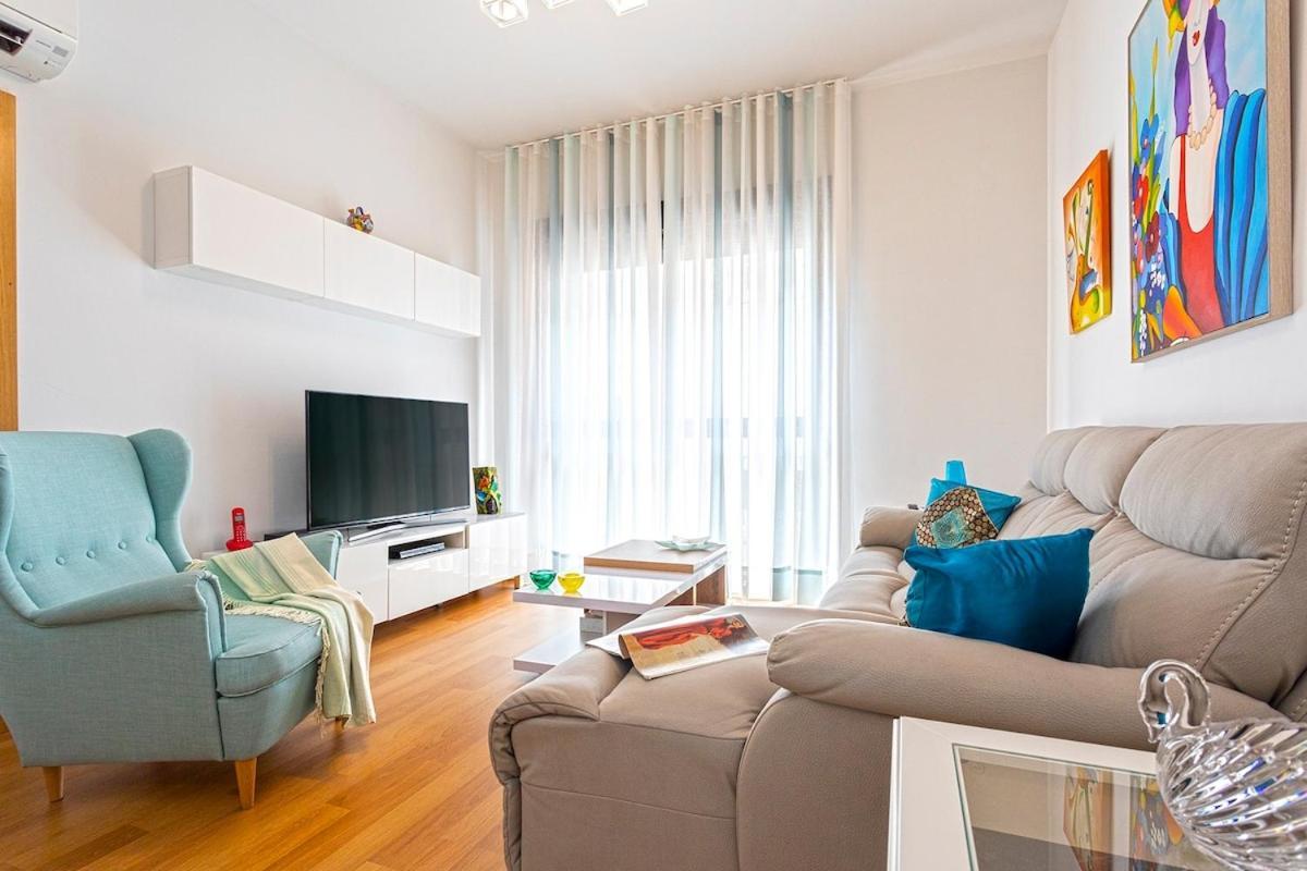 -malagasunapts- Huge & * Pool* Freepark* Apartament Màlaga