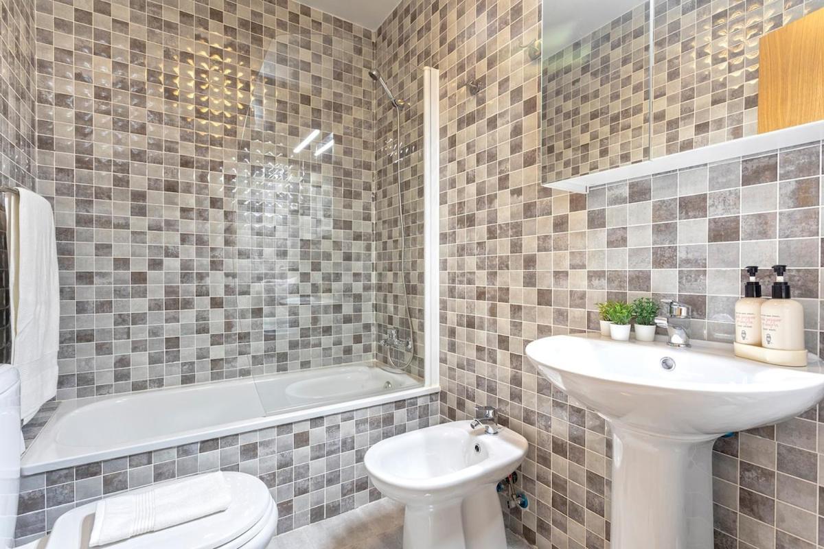 Apartament -malagasunapts- Huge & * Pool* Freepark* *
