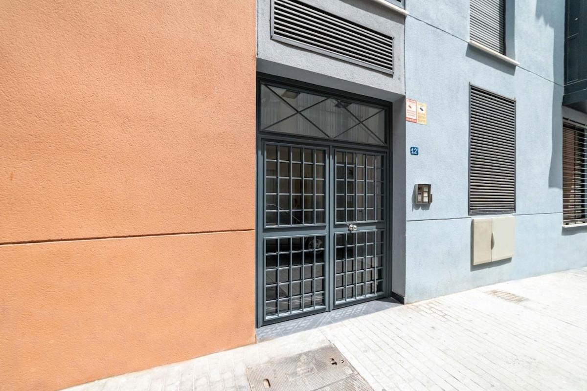 -malagasunapts- Huge & * Pool* Freepark* Apartament *